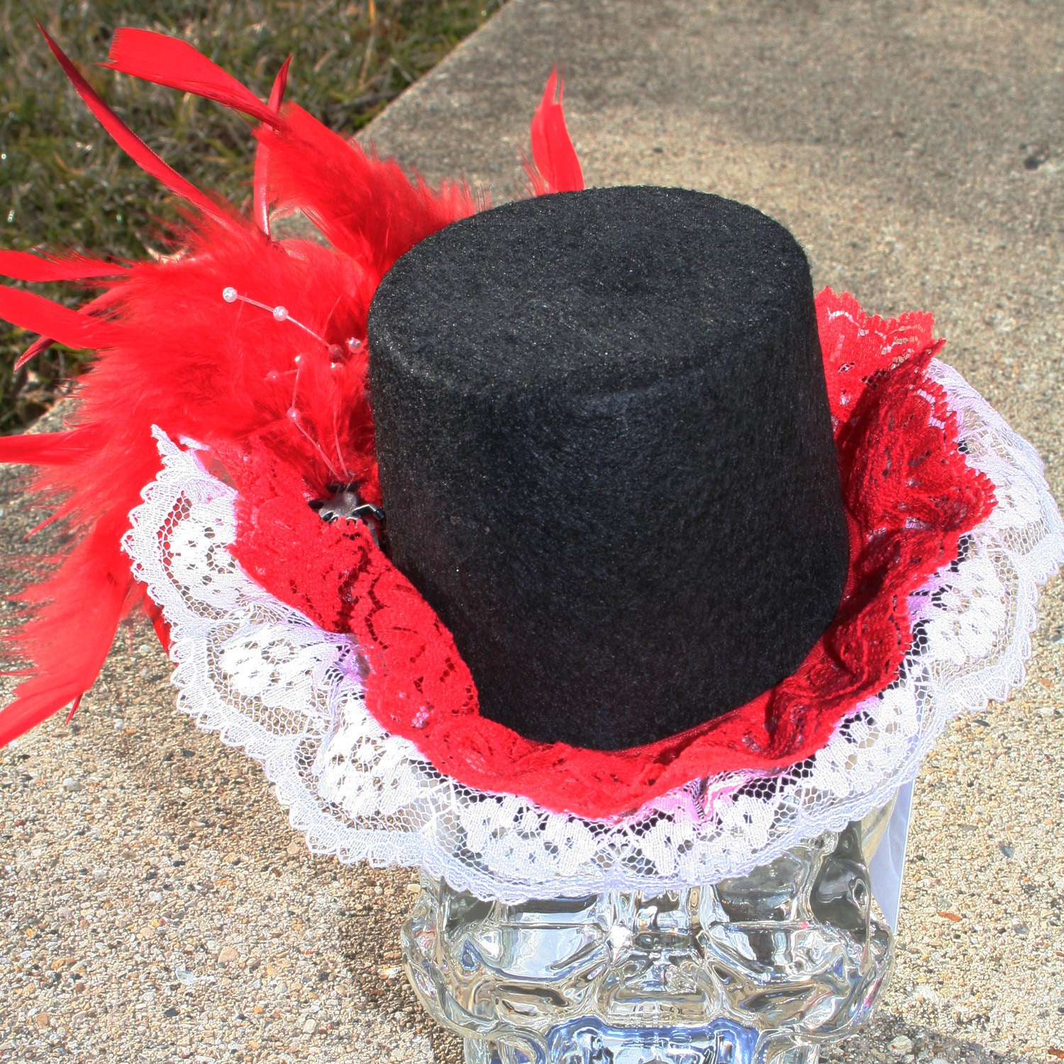 Day of the Dead Tiny Top Hat Halloween Goth Costume Red Feather Lace Spider Woman Black Felt Steampunk Mini Fascinator Burlesque Circus