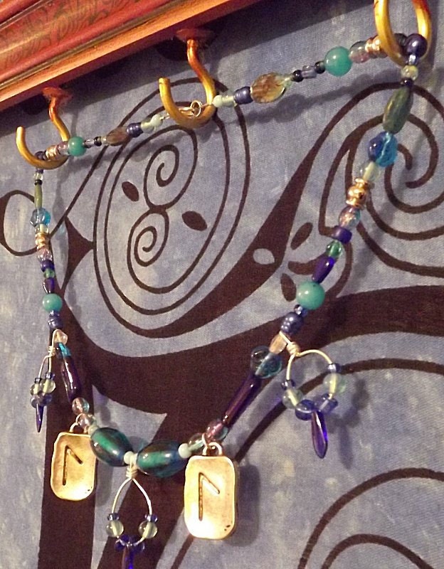 Laguz-strand - Norse-Inspired Treasure Necklace
