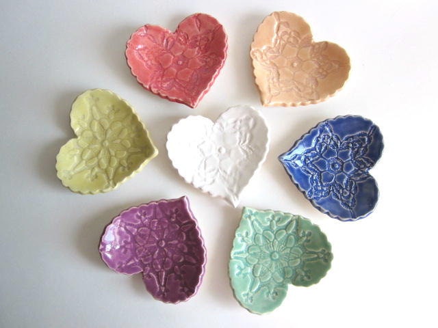 Wedding favors heart dish, Birthday parties favors, Baby shower Handmade pottery. (c)