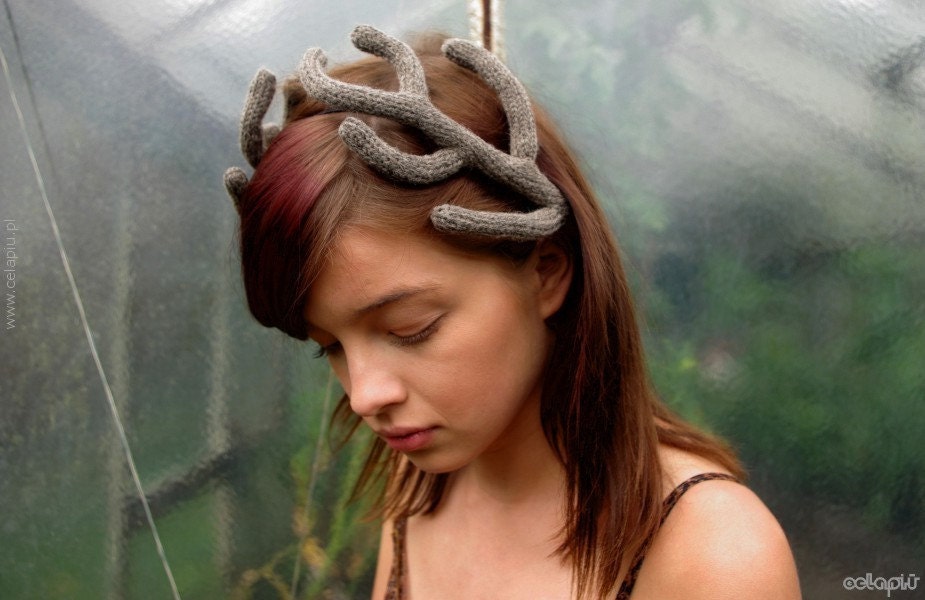 Antlers Headpiece in Taupe - celapiu