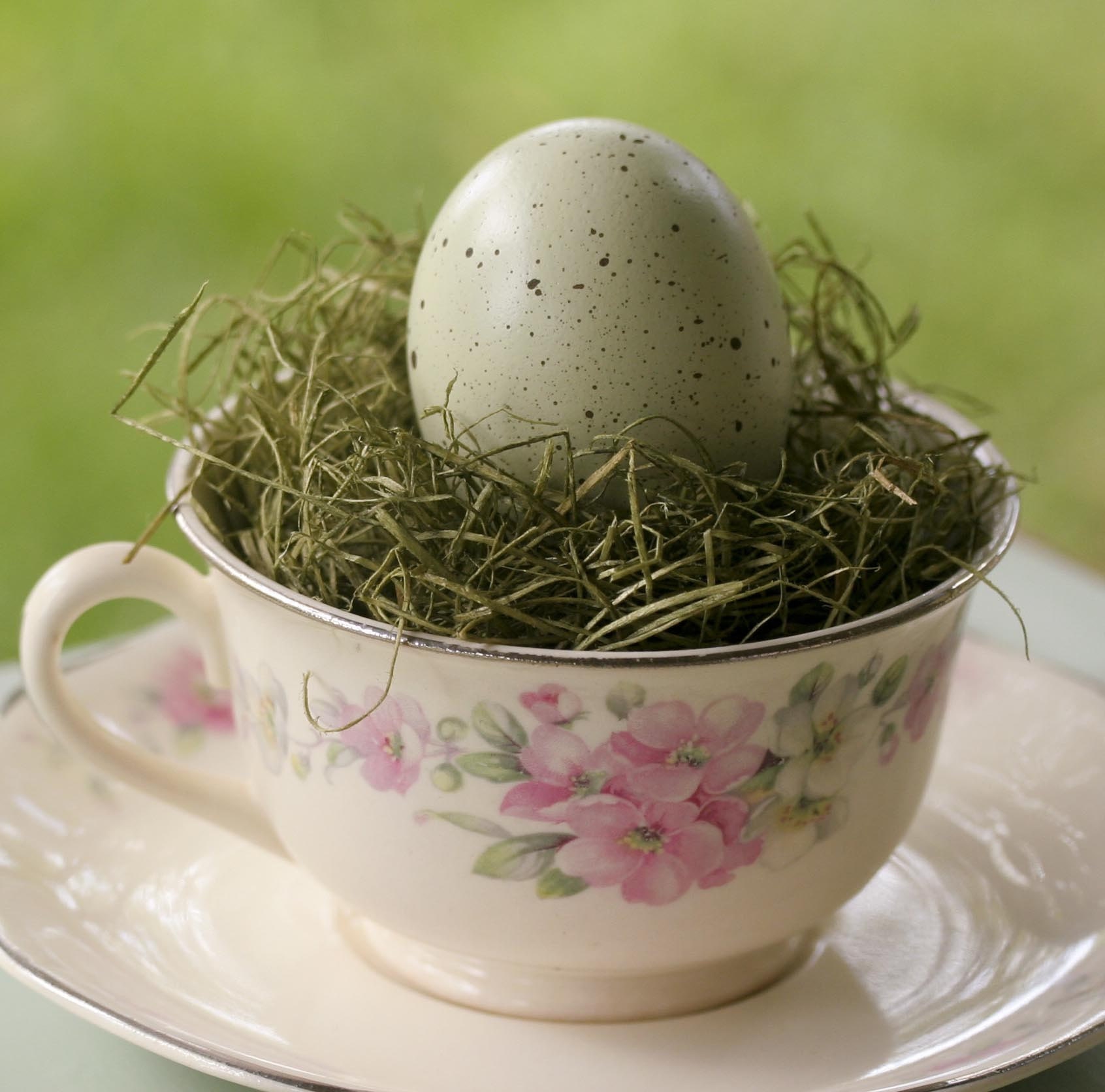 Cascarones (Confetti Eggs), TWO DOZEN, Celery Green, Perfect for Wedding Favors