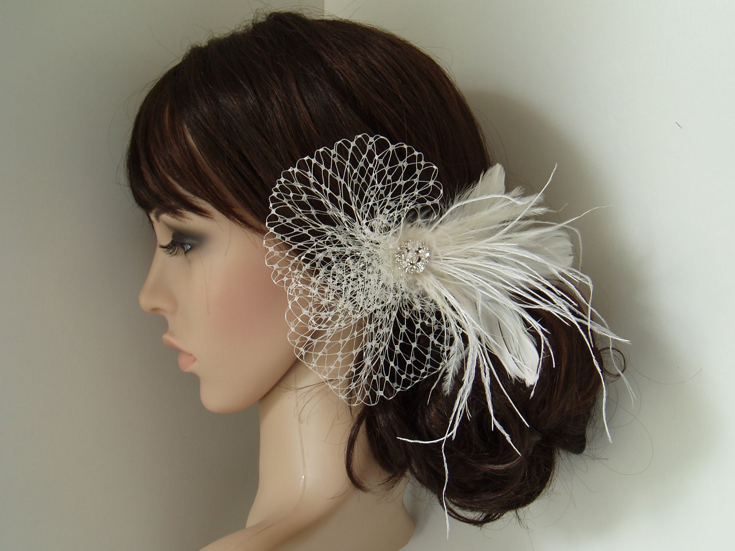 Ivory Feather Clip Bridal Veil WEDDING HAIR PIECE Fascinator with Rhinestone Jewel, old hollywood hairpiece