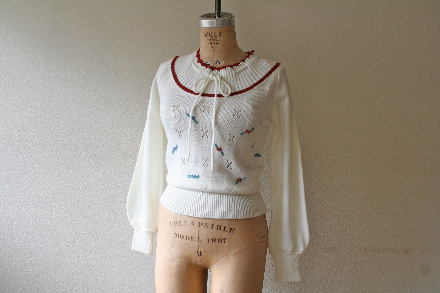 vintage 70s Sweater : Forget Me Not