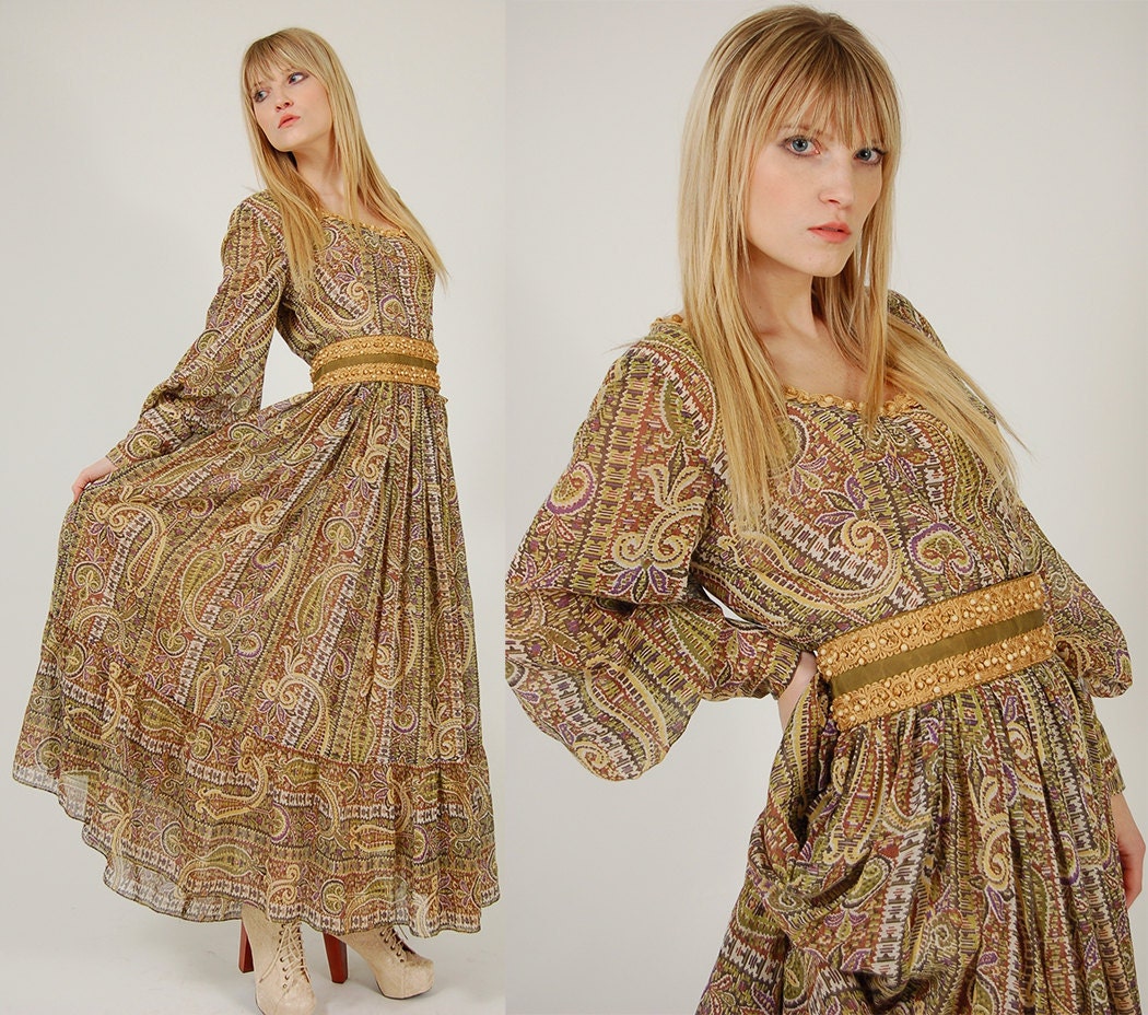 Vintage 70s VICTOR COSTA Maxi Dress Green PAISLEY Prairie Gown