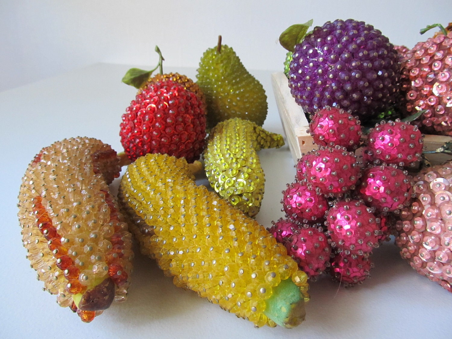 vintage 1950s  Hand Beaded Fruit / 1950s Kitchen Decor / Kitsch