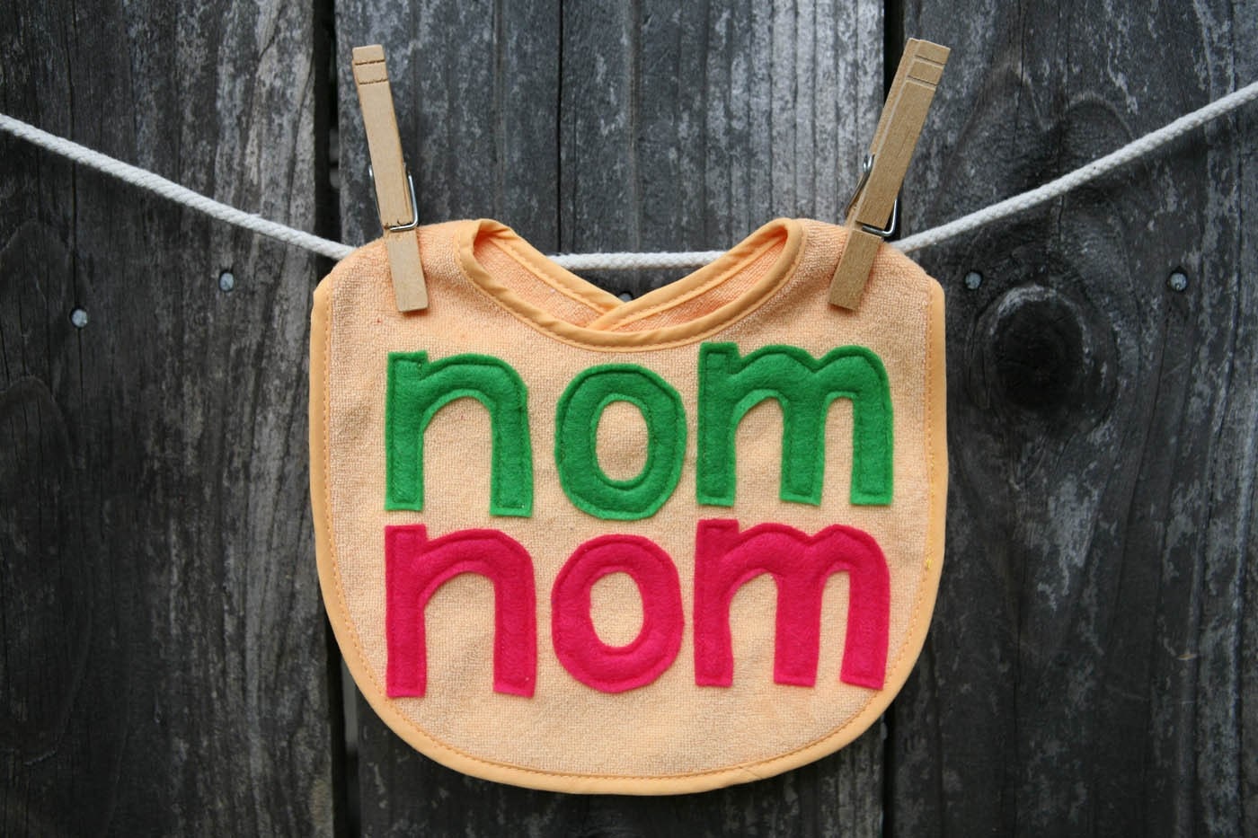 Nom Nom Bib