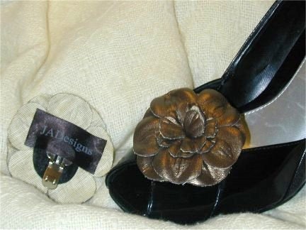 Gold leather flower shoe clips