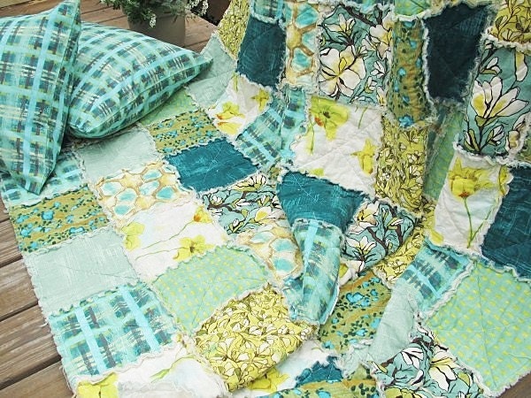 Queen Size Quilt with 2 Shams, Rag, Magnolia Lane, blue green cottage look, ALL NATURAL, fresh modern handmade