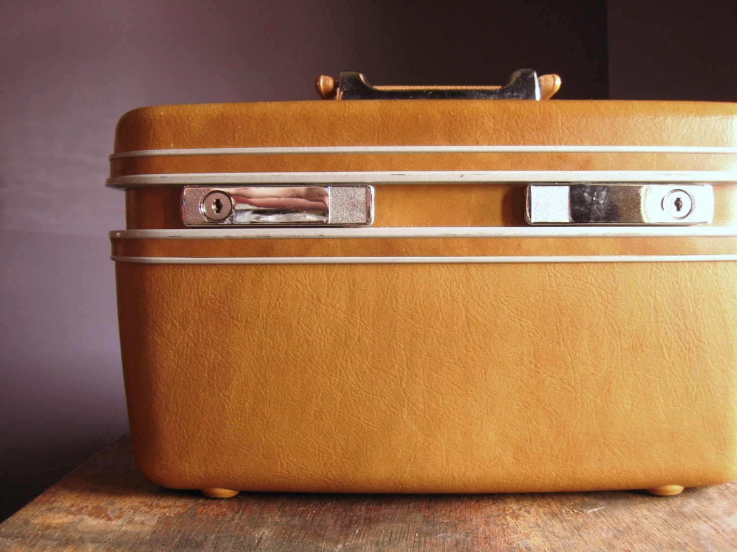 Vintage Samsonite Train Case .. Caramel Brown