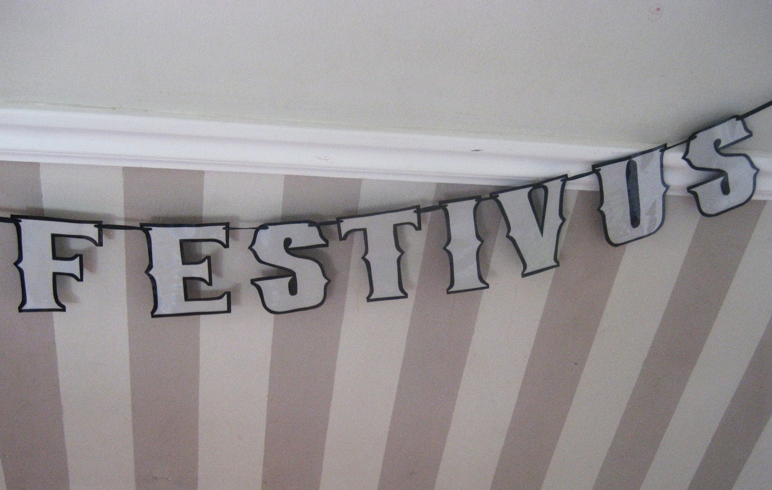 FESTIVUS Banner - HAPPY FESTIVUS Traditional Aluminum Pole Gray Il_170x135