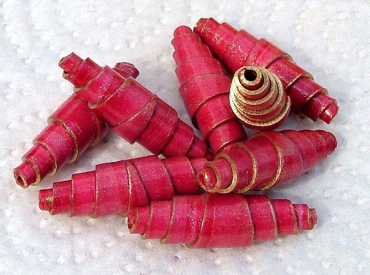 8 Polymer clay Coissantlike shape beads (n1002)