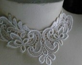 Lace Applique in Ivory Venise lace for Bridal, Necklaces, Garments, Costumes SIA 507