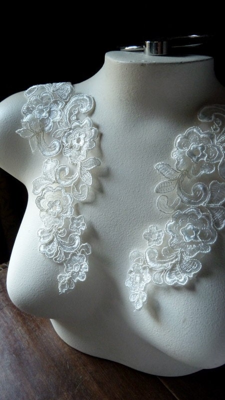 SALE Lace Applique Pair in Ivory Cream Organza for Bridal, Straps, Headbands, Sashes, Costume Design PR 34