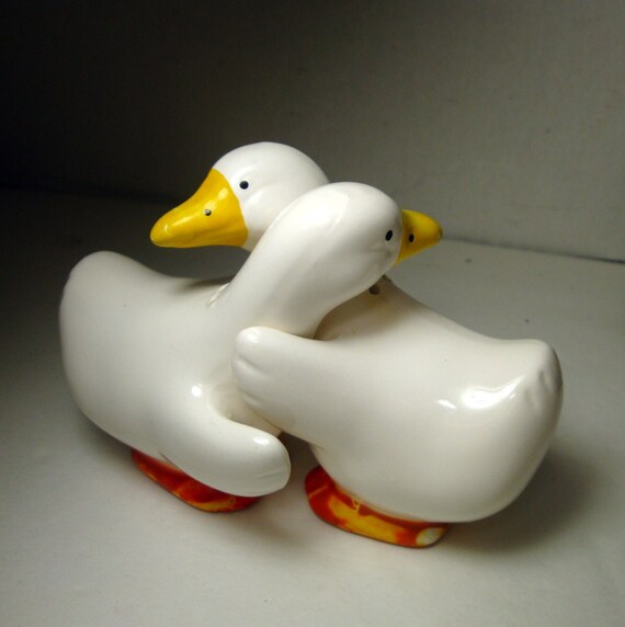 Hugging Ducks Salt and Pepper Shakers White by VintageStarrBeads