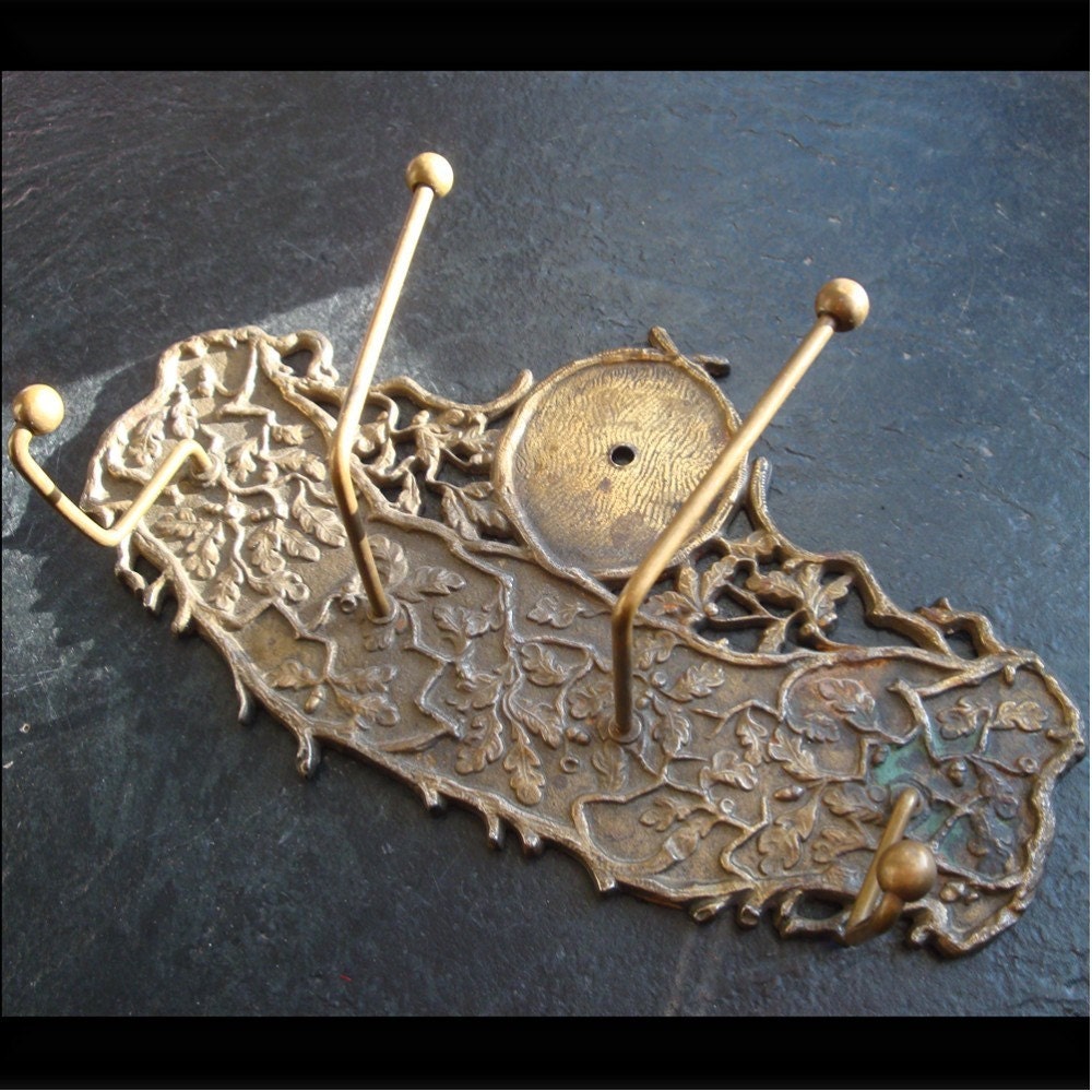 Vintage Brass Wall Plaque with HOOKS..Oak Leaf and Acorn Design..Rustic Branches..Nice Casting