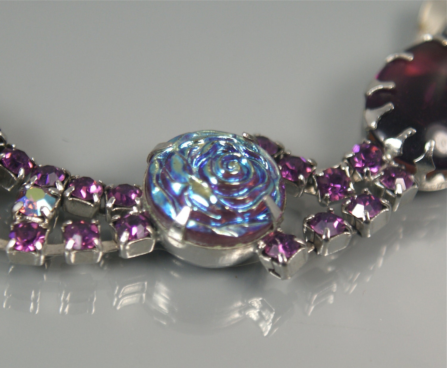 V I N T A G E Bracelet Beautiful Unique Purple Glass Rhinestone Teardrop