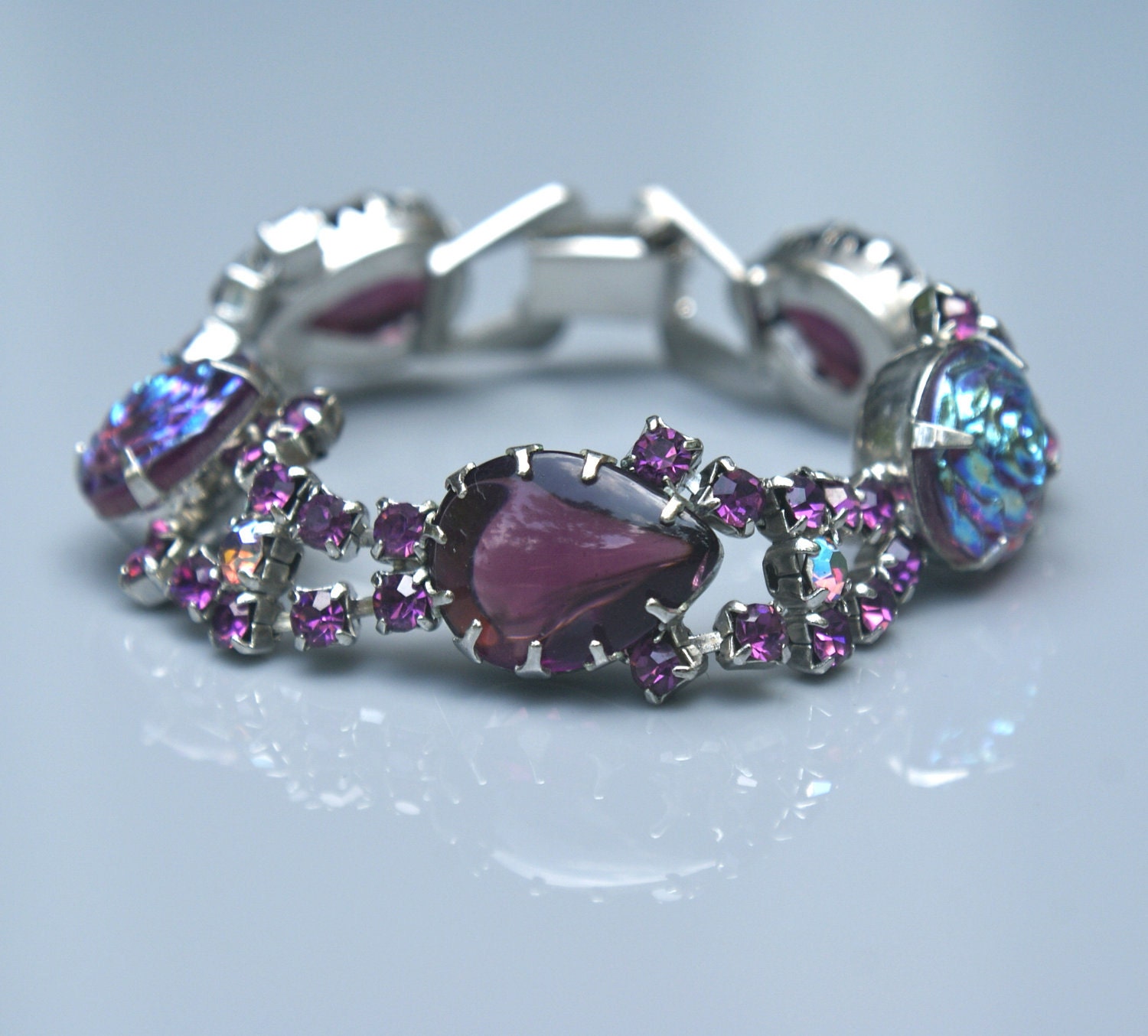 V I N T A G E Bracelet Beautiful Unique Purple Glass Rhinestone Teardrop