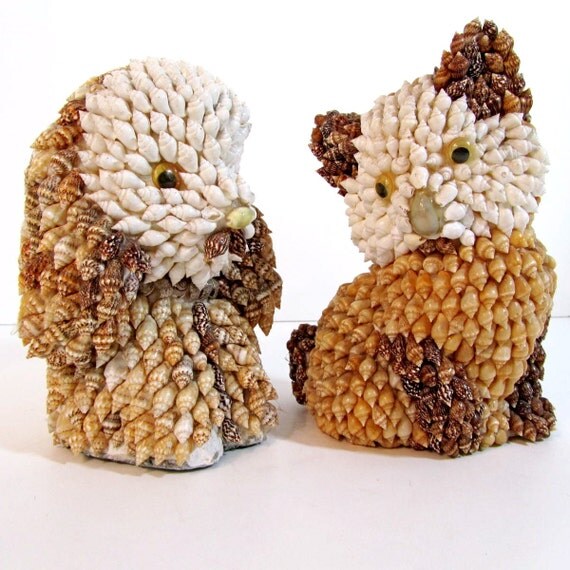 Items similar to Vintage kitschy seashell animals on Etsy