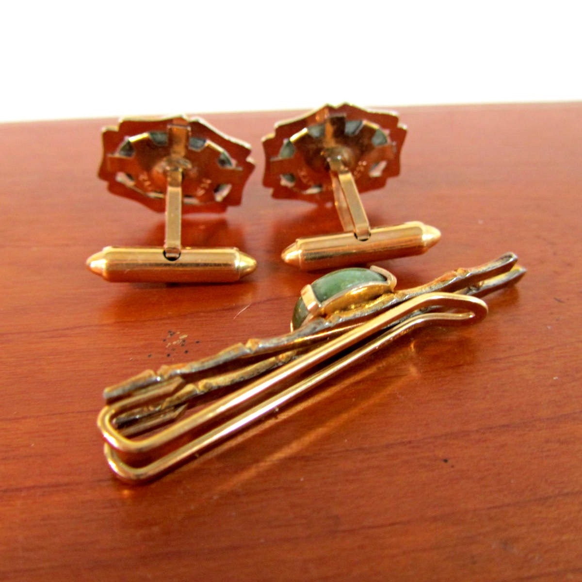 Vintage Krementz gold bamboo and jade tie clip and cuff links