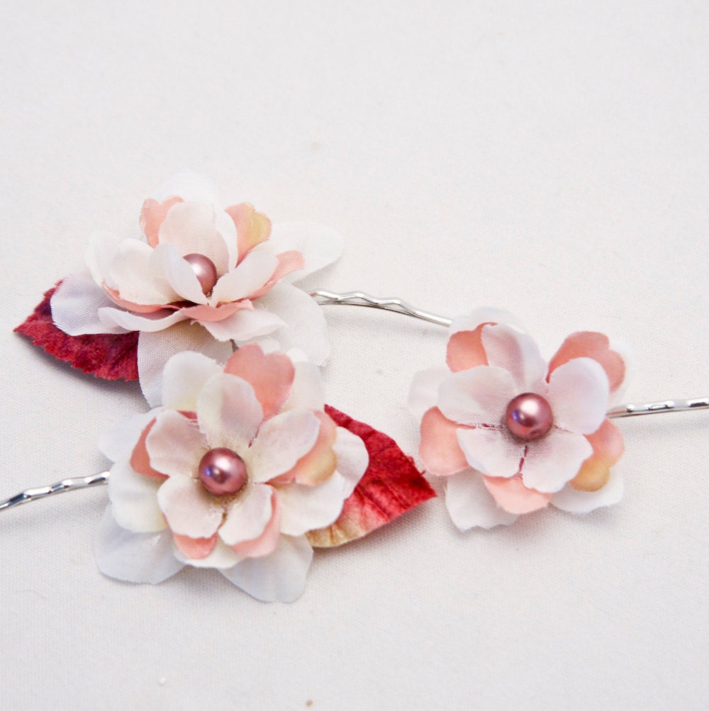 Wedding hair accessory, Set of three flower bobby pins in ivory and pink, wedding flower bobby pins