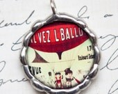 extra ordinary scalloped pendant