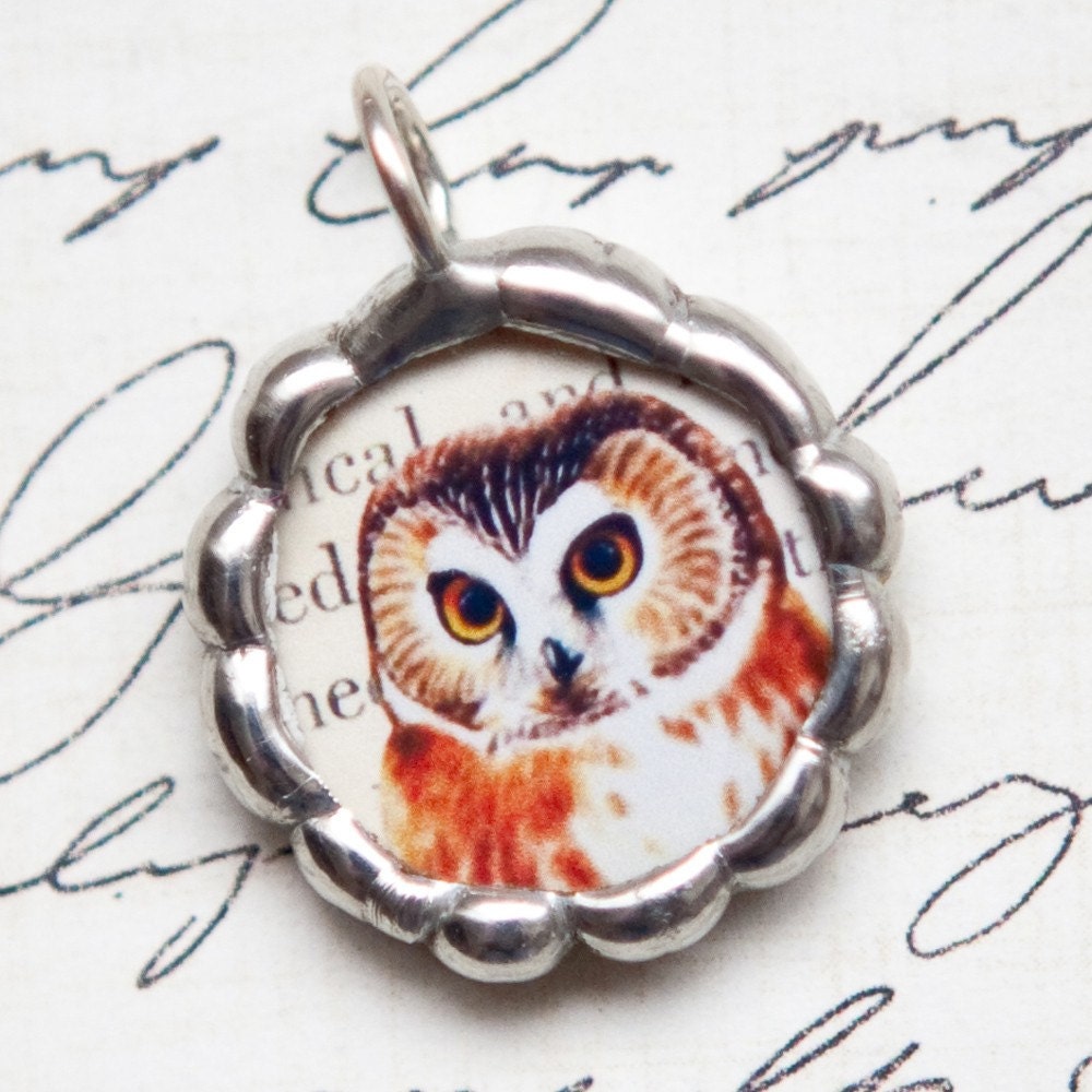 be wise scalloped pendant