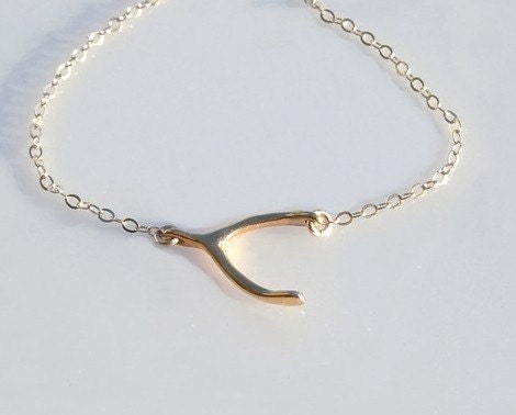 Sideways Wishbone Necklace in 18kt Gold