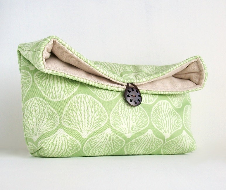 Makeup Bag, Spring Green and Ivory Clutch Purse, Great for Travel, Gift Under 25, Bridesmaid Gift - EdensWake