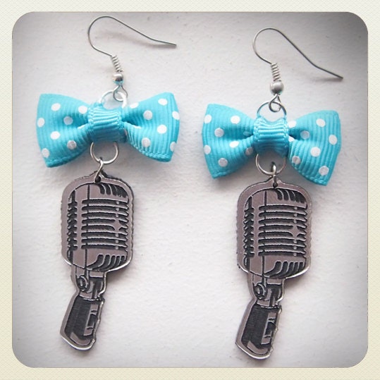 Retro plastic Pin Up-style Microphone Earrings, turquoise bow