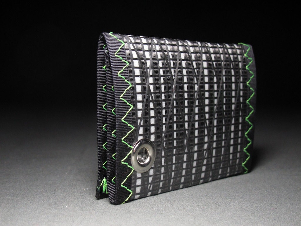 Carbon Fiber Chain Wallet - Trifold ID w/Change Pocket - Black and Lime