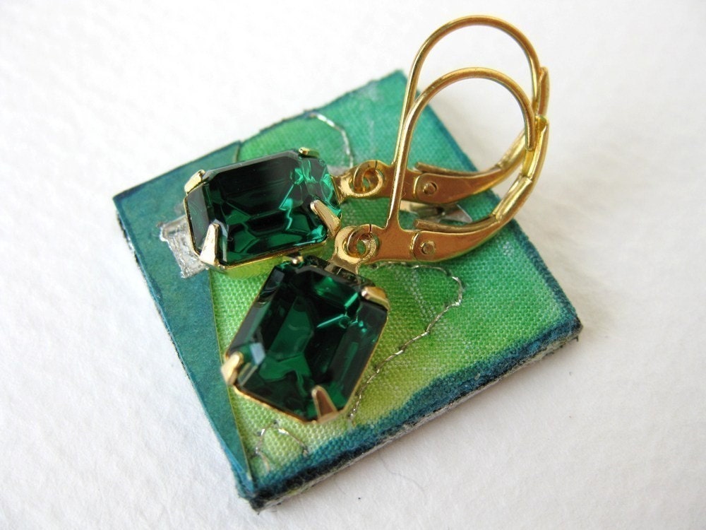 Emerald Vintage Rhinestone Earrings Swarovski Crystal Earrings in Gold