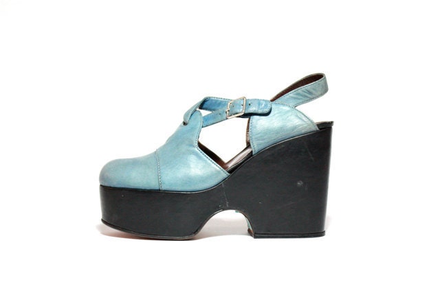 VTG 70's Sky Blue Italian Leather Mary Jane Platform Sandals 9
