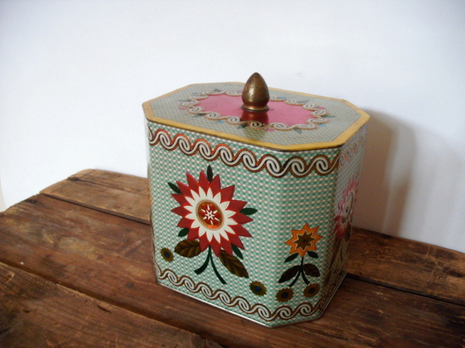 decorative lidded tin
