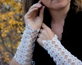 Large Scalloped Corset Bridal Fingerless Gloves (Pair)