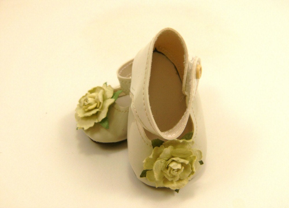 Doll Shoes for 18" Dolls Embellished Mary Jane Shoes Off White With Pale Green Flowers