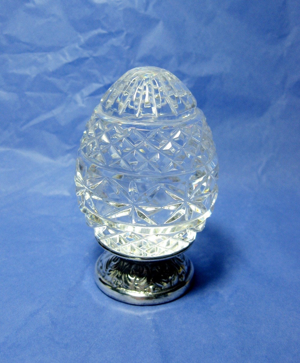 1990 Vintage Waterford Crystal Egg And Stand By Coconutroad