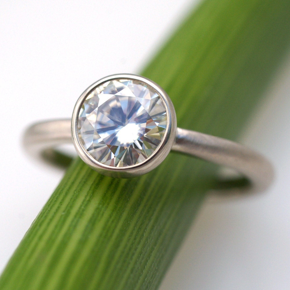 ON SALE Moissanite Facets 1 Carat Modern Engagement Ring