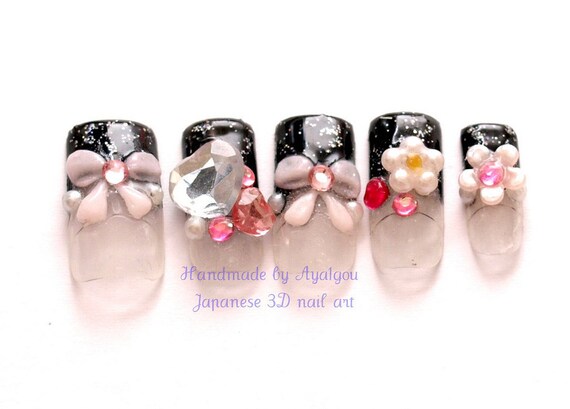 Japanese gothic lolita nails, Sonoko, bows and hearts on black nails