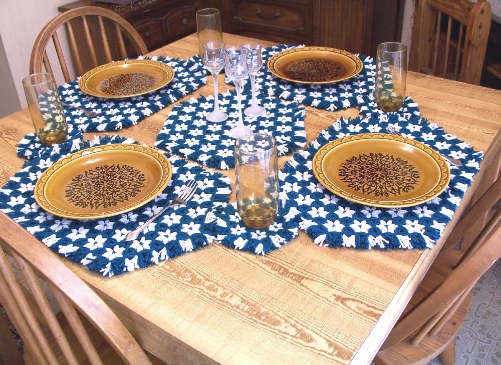 Hexagon Lap Weave Placemat Set by gailscrafts on Etsy