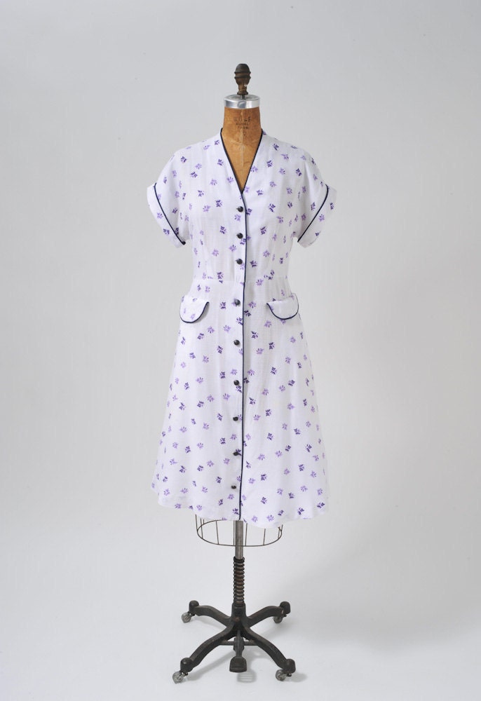 1950s Scotty Dog White Dress - Vintage Novelty Print - Lavender Puppy Dogs