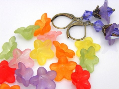 100 pieces - Frosted Matte Mixed Color Lucite Medium Petunia Flower Beads
