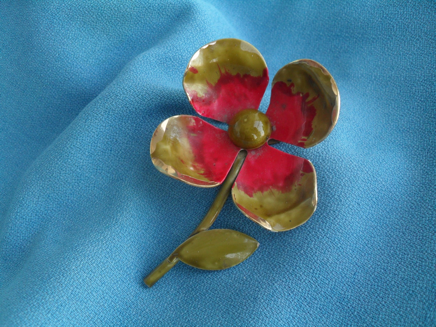 Vintage Red and Avocado Green Flower Pin Enamel 60s 70s