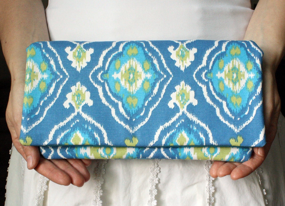 5 Ikat Print Clutch Tribal Clutch Patterned Purses in Blues, Spring Green and White - 5 Bridesmaid Purses - Tribal Print