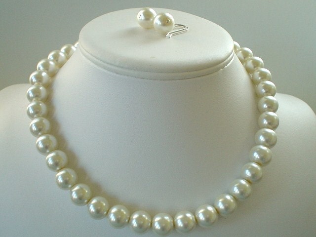 Chunky Ivory Glass Pearl Beaded Necklace Set     Great for Bridesmaid Gifts