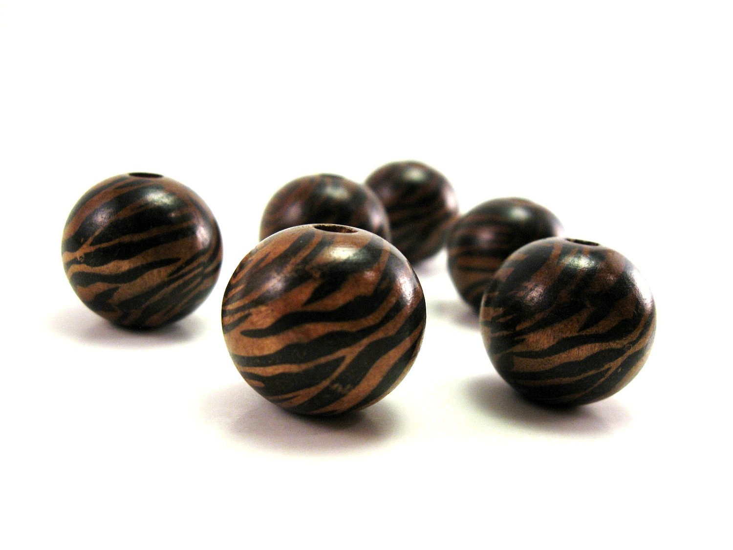 Black and Brown Zebra Wood Beads large round and natural 32pcs  (PB207A)