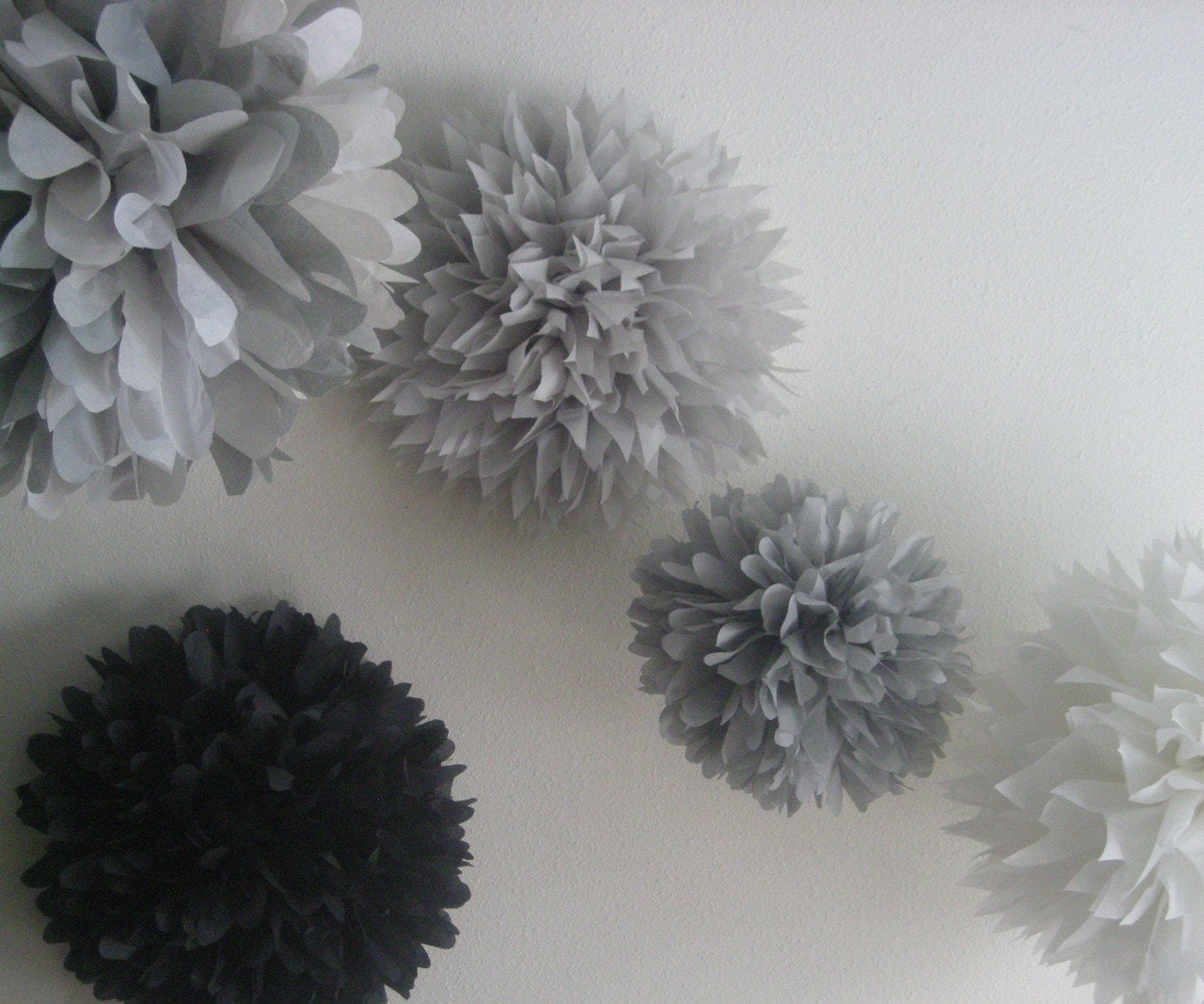 Portland Sky ... 5 tissue paper poms // diy wedding // indie // bachelor party // silver anniversary // party decorations Il_570xn