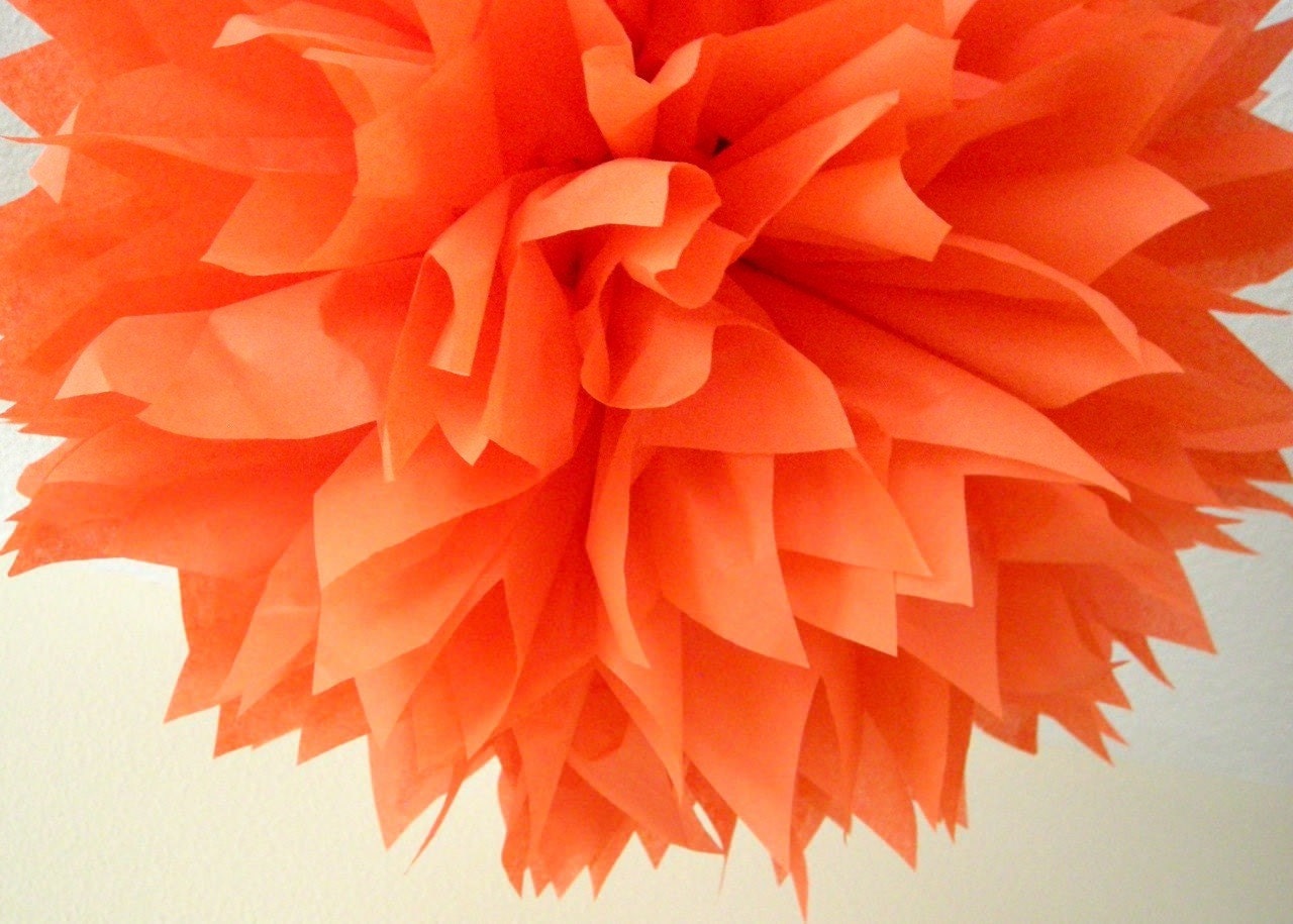 Poppy ... 1 tissue paper pom // diy // wedding decorations // birthday party // graduation // baby shower decor Il_570xn