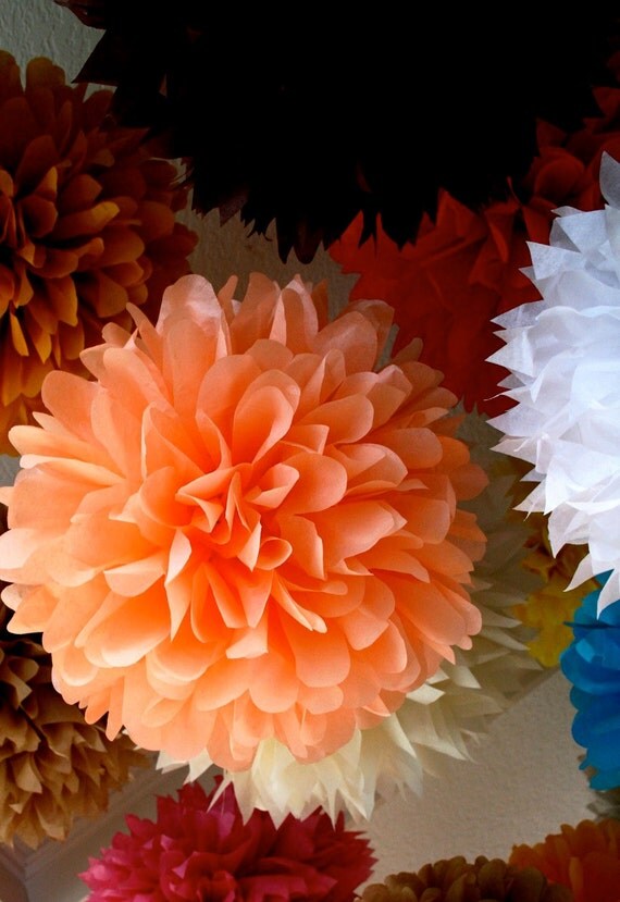 Custom Colors ... 35 tissue paper poms // wedding ceremony // birthday // baby shower // fiesta // party decorations Il_570xn
