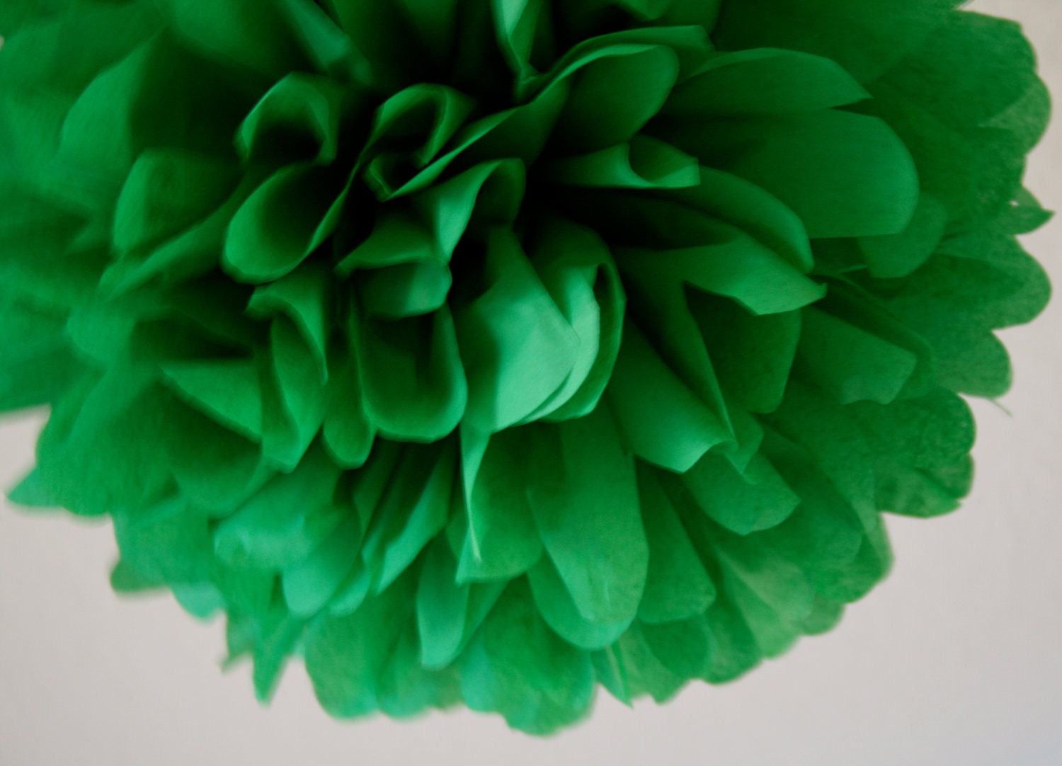 Kelly Green ... 1 tissue paper pom // holiday decoration // christmas // weddings // engagement party // decorations