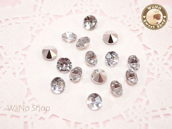 8mm Clear Round Diamond Style 3D Point Back Acrylic Rhinestone - 15 pcs